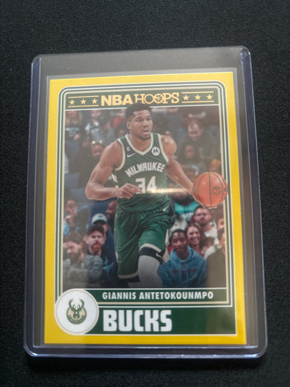 Giannis Antetokounmpo NBA Hoops (Yellow) #285