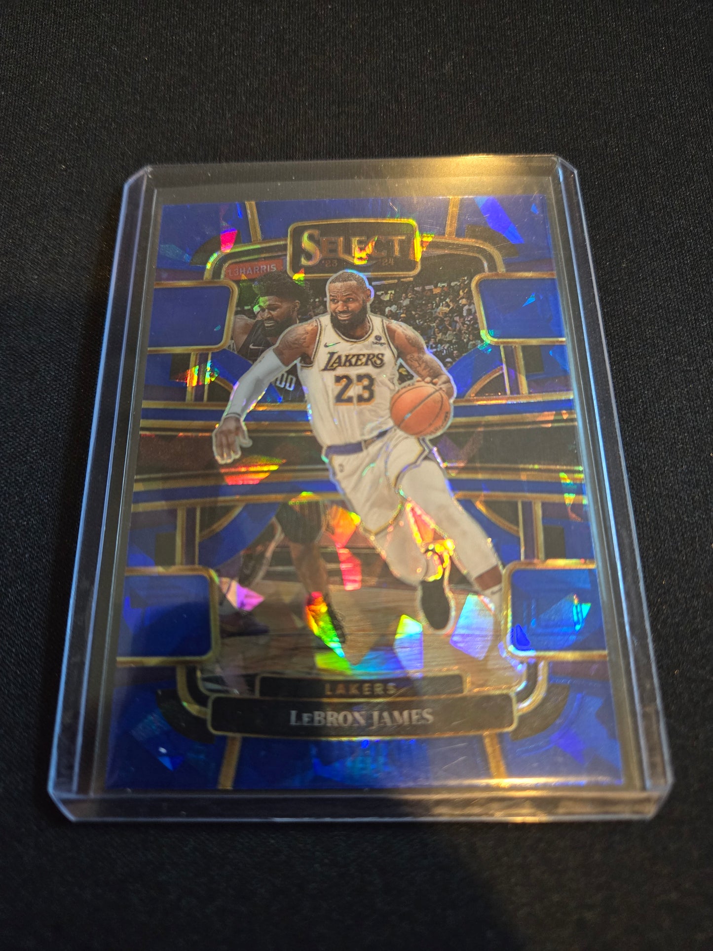 Lebron James Panini Select (Cracked Ice Blue Prizm) #66