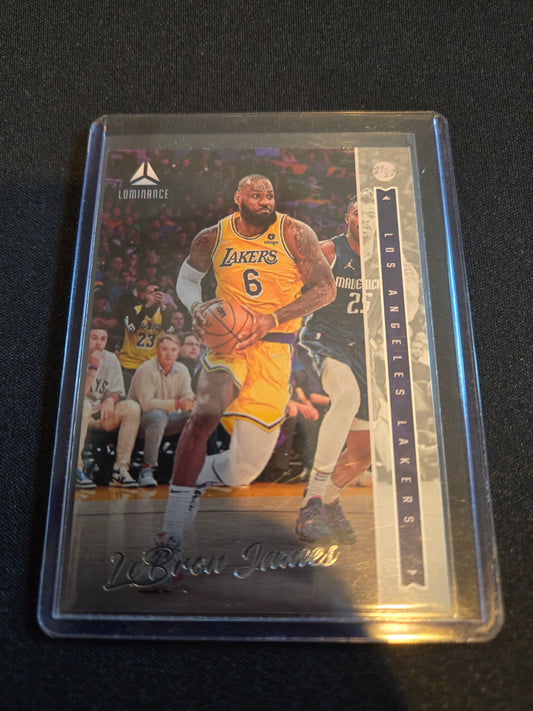 Lebron James Panini Chronicles #259