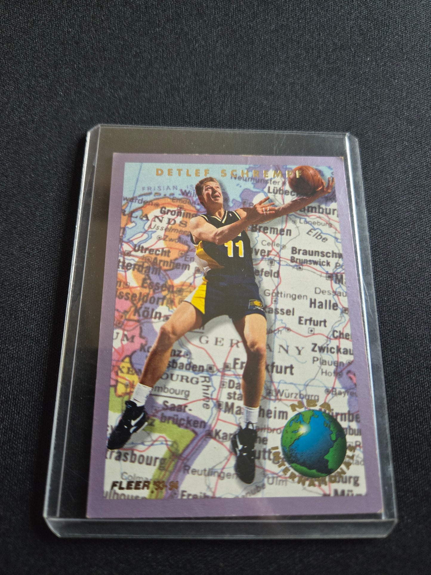 Detlef Schrempf Fleer Luxury Model 9 of 12